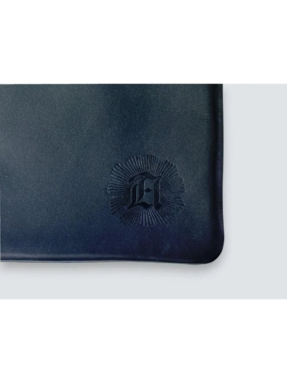 Stylish Carbon Black Leather Zipper Pouch - Compact 5.5
